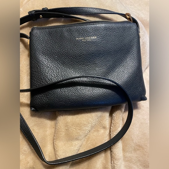 Marc Jacobs Bags Marc Jacobs Black And Gold Crossbody Bag Poshmark